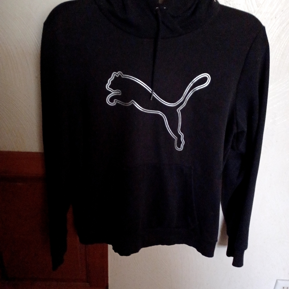 Puma bundle of TWO EUC hoodie size large and puma jacket size large